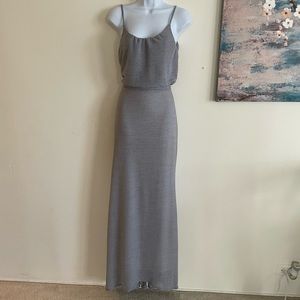 🤍 Gorgeous heather gray gown. Taylor made, no brand. 🤍